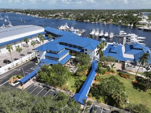 Pirate's Cove Resort and Marina - Stuart - parking