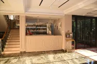 Hotel Royal Florence Hotels in Codru