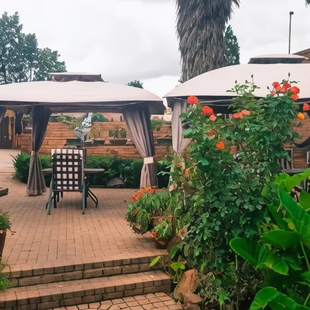 Aark Guest Lodge