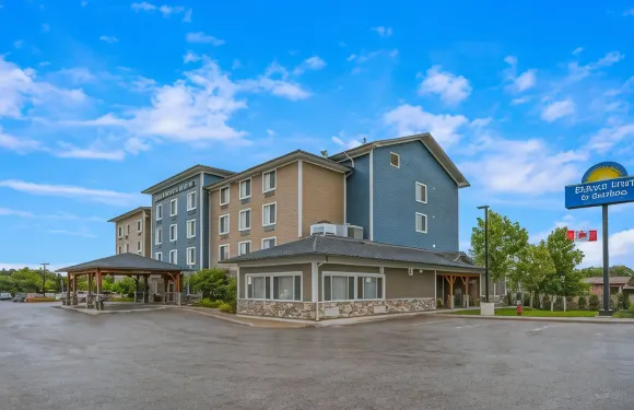 林賽戴斯套房酒店