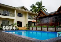 Foxoso Aaristo Baga Beach Resort - Beach