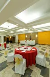 Le Plaza Hotel - breakfast