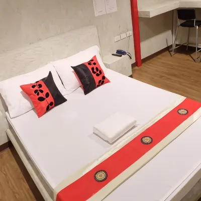 Love Box Resort Hoteles cerca de Centro Comercial Big C Bang Pli