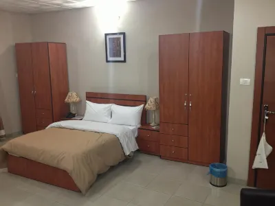 Christine Hotel - Christine Monarch Hotel a 