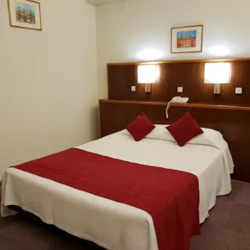 Luso Brasileiro Hotels near Verde Beach