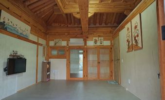 Gyeongju Cheonnyeon Hanok Pension