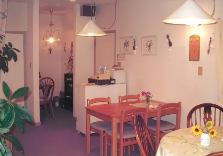 Pension Chisana Shiroi Ie Отели в г. Тёсей