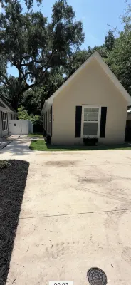 SUNSHINE ON PINE : Coastal Casual Cottage : Mid-Island : Family-Friendly Hotels near Seaside Golf Course