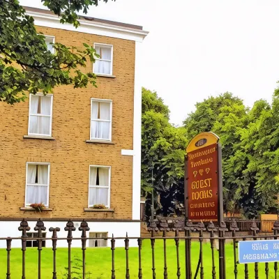 Morehampton Townhouse โรงแรมใกล้เฮอร์เบิร์ตพาร์ก