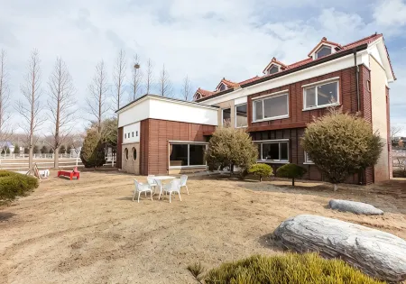 Daebudo Beradel Pension Отели рядом с достопримечательностью «365 대부도 캠핑시티»