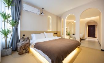 Zhaohuaxishi Zhongjie Apartment (Xiaodong Road)