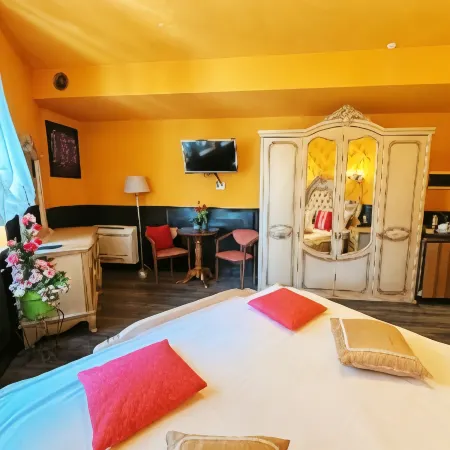 Маре Неро Отели в г. Ялта