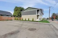 2BR near Tacoma Dome, downtown, restaurants & EQC