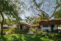 Casa Aakal Lagoon Front Hotels near Bacalar Adventure Tours