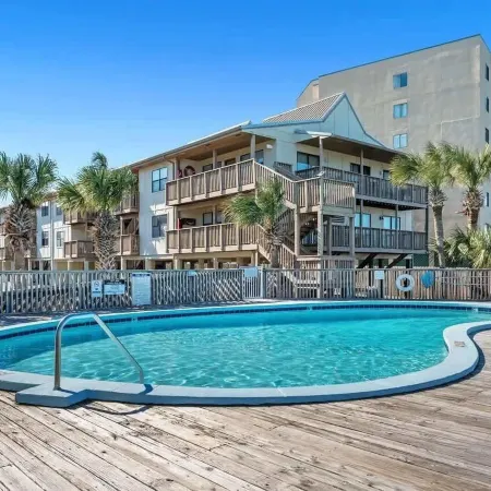 1 bed Beach Pools Waterfront Boating Palmaway