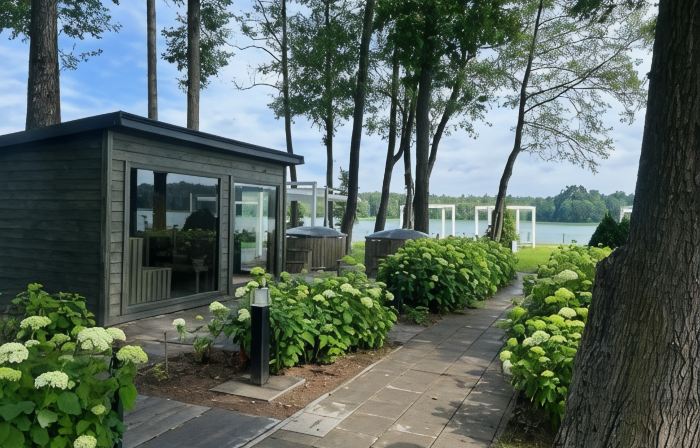 Officer's Yacht Club Resort & Spa