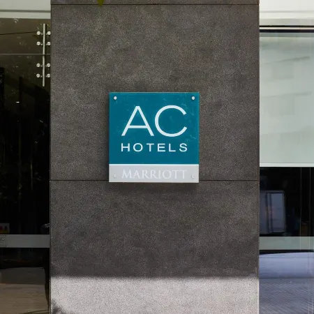 AC Hotel Santiago Cenco Costanera