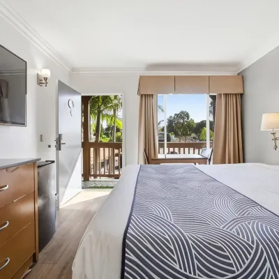 Sunset Motel Hotels near Mission Santa Barbara