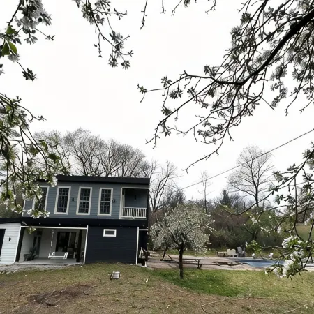 New  house with pickle ball court  game room 5 min  Bass Lake Knox Indiana!