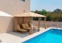 Lavish Suites - Pool