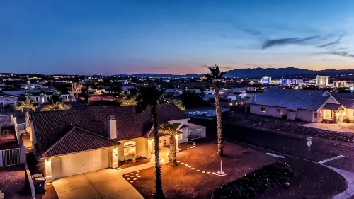 The Golden Oasis : Pool & Game Room 4BDRM 3BATH 12BED