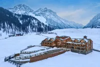 Four Points by Sheraton Sonmarg Resort Hotels in 