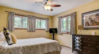 Charming waterfront 3-bedroom house in lovely Tobyhanna with WiFi - 4-Sterne