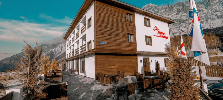 卡茲別吉高山休息室旅館 斯提潘茨明達住宿飯店