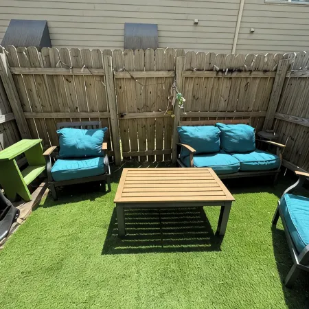 Townhome:  2 Bedrooms, 2.5 Baths, Close to Campus