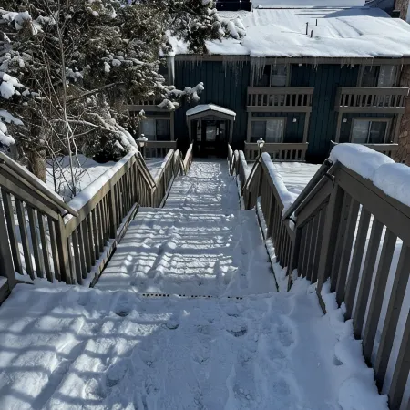 2-bedroom 2 bath condo in Winter Park, magnificent views, hot tub, close to town