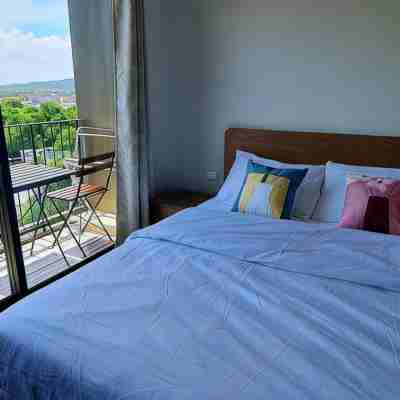 Hua Hin Top Floor Lahabana Condo Next to Cicada Night Market & Beach Rooms