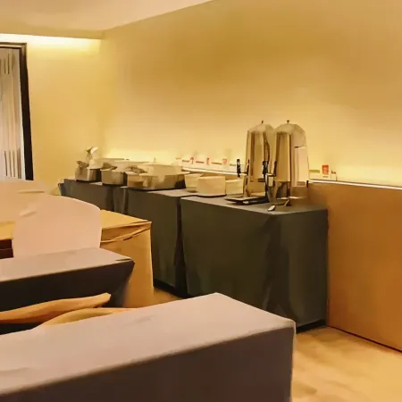 Cat's Faraway Hotel (Datong Dongxin Square T98 Brilliant Golden Street)