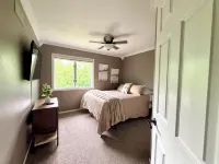 Charming and Private 3-bedroom house by Saylorville Lake, North of Johnston - Boutique