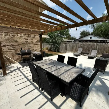 Superb 3-bedroom house with AC in McAllen. Diana's Pool House