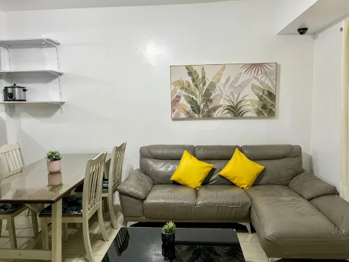 Large 3BR Beside MRT-Boni|Walk to Mall+City Views - 3-Star