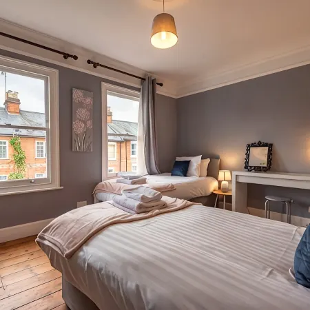 Cosy Reading Home - Superfast WiFi, Private Garden