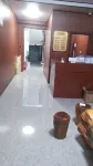 Hong Yue Hotel in Yi Yuan County - parking