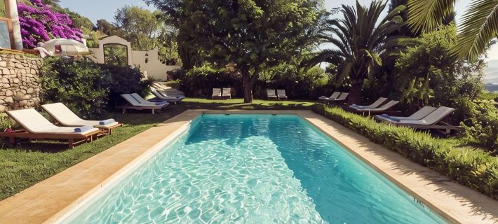 Hotel la Fuente de la Higuera โรงแรมในรอนดา