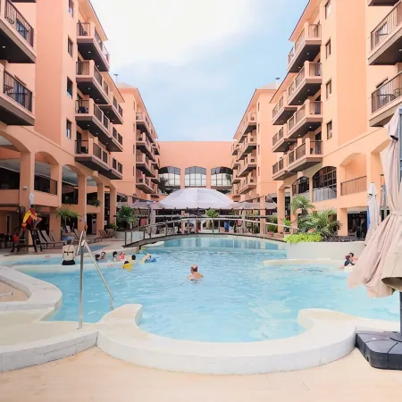 Estúdios Modernos em Resort pé na Areia - Jurerê Beach Village Jbvjr