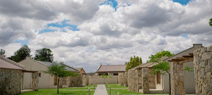 Africanos Country Estate Hotels in Western District