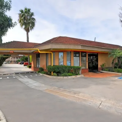 Costa Mesa Inn - Newport Beach Area Hotels in der Nähe von Orange County Museum of Art