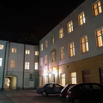 Home & Travel Hotels near Town Hall