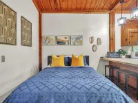 Private Retreat on 21 Acres Close to  Spirit of the Suwannee Hotels in Suwannee County
