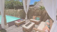 Wander Boutique Hotel - С бассейном