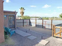 Casa de Colores - Cheerful 1 Bed, Full Bath House Hotels in Truth or Consequences