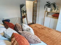 Cosy Peacehaven. Free on Site Parking! Pet Friendly! - Condos
