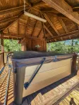 6000 sq ft home with Private Pool and Hot Tub, Sleeps 16 - 13 Acres - 4 stjerner