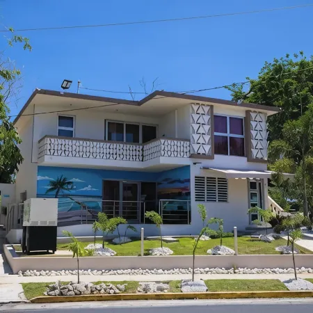 Chris Guest House, 2nd Floor with Shared Pool