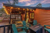 NEW!! Modern, updated 2-bedroom cabin with WiFi, games and views in quaint Pine