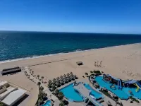 Beach front property Cozy 3-bedroom condo with WiFi, AC, in Puerto Peñasco. - Pools